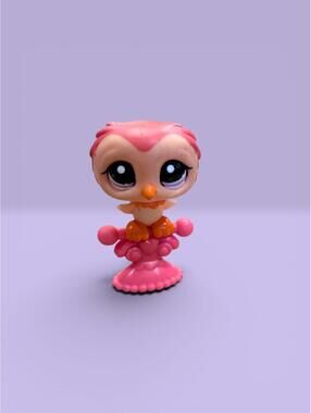 Littlest Pet Shop LPS Owl #1147 with Stand and Cake Accessories.